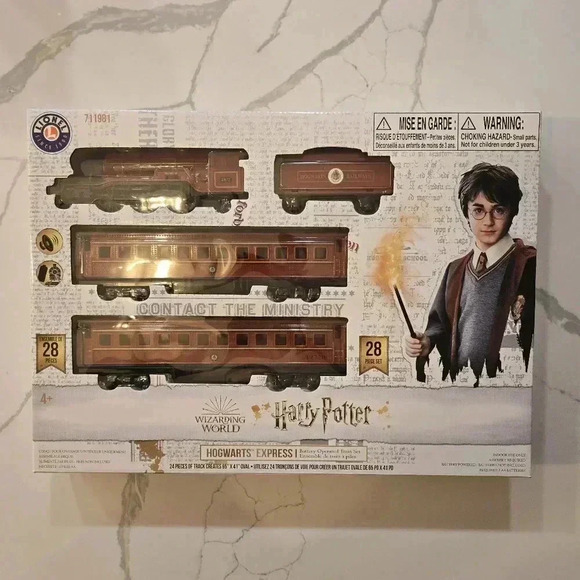 Harry Potter LIONEL HOGWARTS EXPRESS I TRAIN SET W 65 x 41 track 28 Piece - Picture 1 of 7